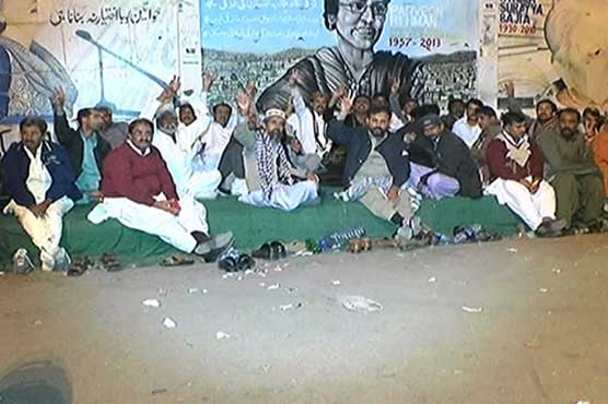 Teachers continue sit-in outside Press Club in Karachi