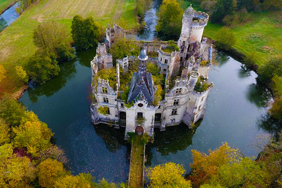 Crowdfunding saves tumbling down French chateau