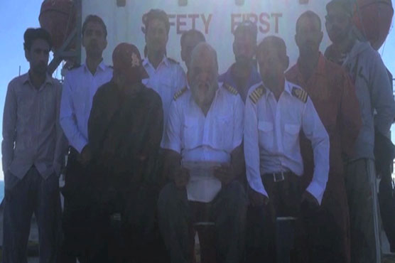 Eight stranded Pakistanis in Egypt reach Pakistan