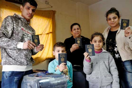 U.S. moves to resume admitting refugees, including Syrians