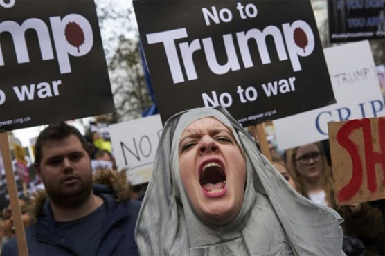 Thousands protest in US, Europe over Trump travel ban