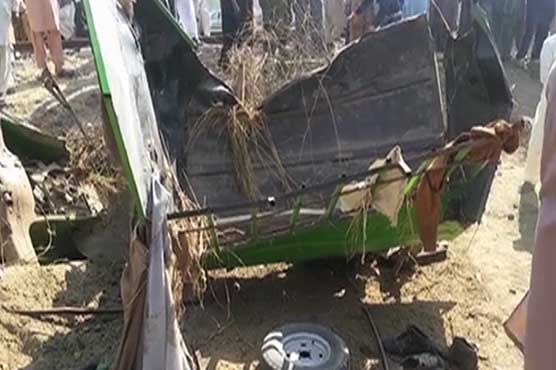 Five killed, two injured as Fareed Express rams into rickshaw in Okara