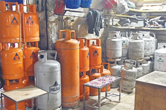LPG price reduced by Rs 300/kg for domestic customers