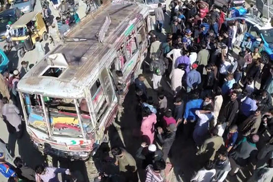 Road mishaps claim five lives in two days in Karachi