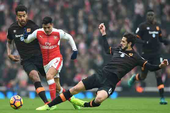 Sanchez hands Arsenal lift with win over Hull