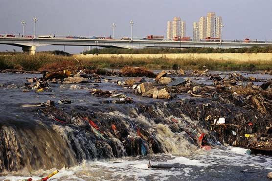 Pollution at 'extraordinary' level on Earth: study