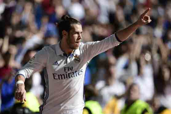Bale left out as Real Madrid aim to halt Maradona-backed Napoli