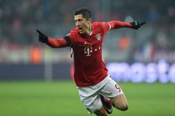 Last gasp Lewandowski saves Bayern in Berlin