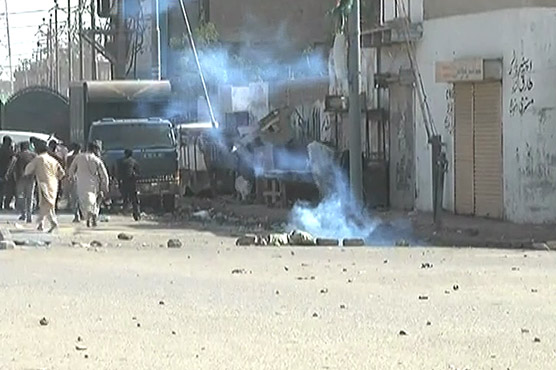 Three locals injured as police shell protest in Karachi