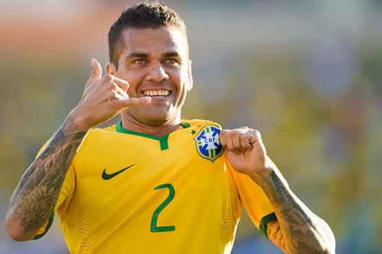 Alves says Barcelona directors have ‘no idea how to treat players’