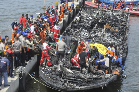 Indonesian tourist boat blaze kills 23