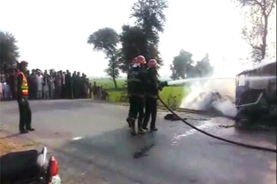 شیخوپورہ :وین اور کار میں تصادم ، 4 افراد جاں بحق