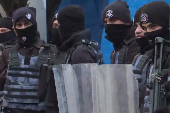 IS claims Istanbul New Year massacre, attacker on the run