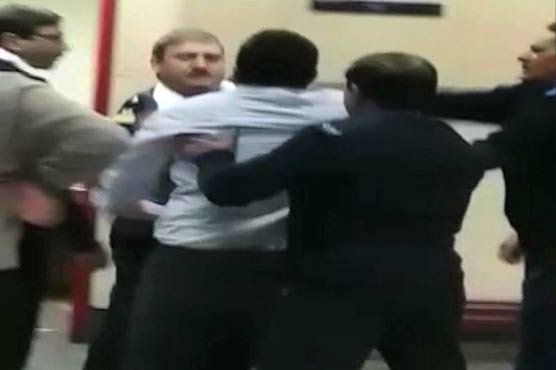 Custom officials torture passengers at Lahore airport