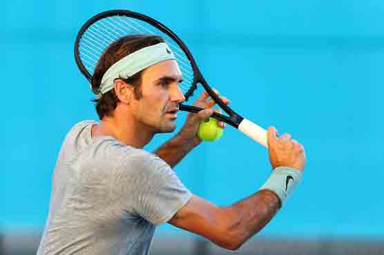 Roger Federer stunned by teenager Zverev in Hopman Cup
