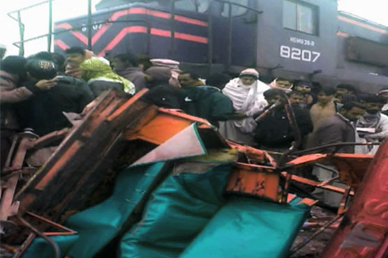 Khawaja Saad Rafique issues initial report of Lodhran train accident