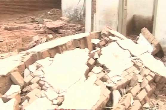 Faisalabad: Two labourers killed as school wall collapses