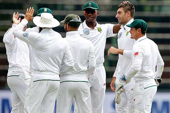 Sri Lanka all out for 131, face follow on in third SA Test