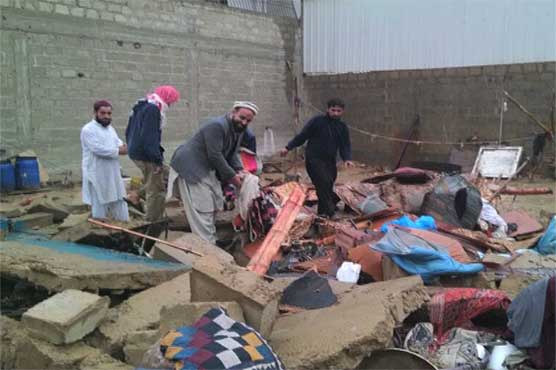 Roof collapse leaves seven injured in Karachi