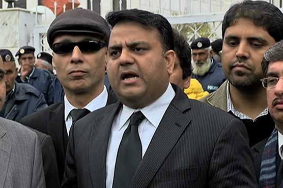 PM's lawyer doesn't want court to hear Panama case, claims PTI