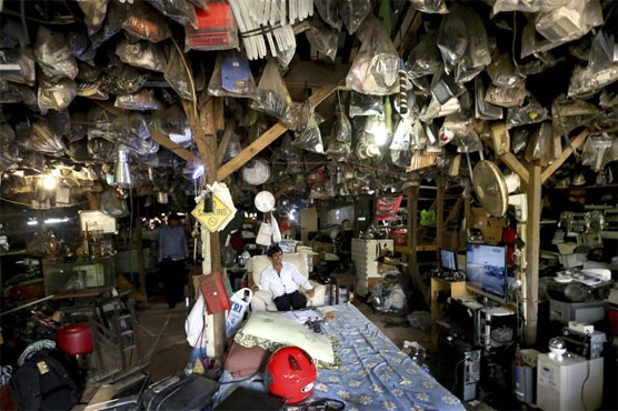 Gadget mountain rising in Asia threatens health, environment