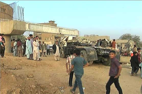 Karachi: Driver dies as guarder fell on crane 