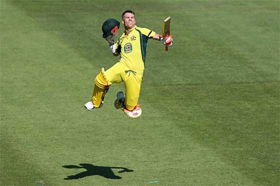Poor bowling, fielding by Pakistan let Australia score 353/6
