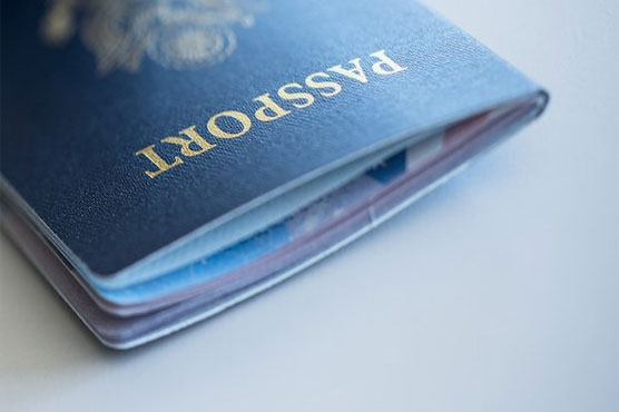 Saudi Arabia to fine employers 2000 riyals for withholding workers' passports