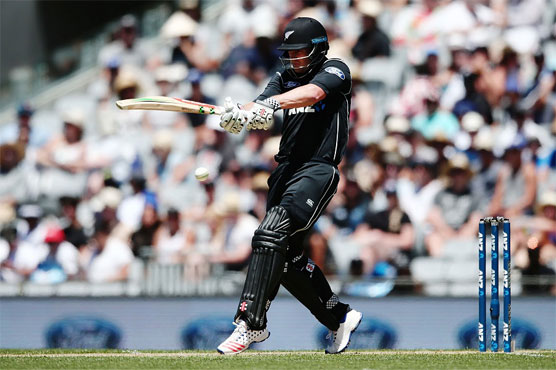 Understrength Aussies restrict Black Caps to 286