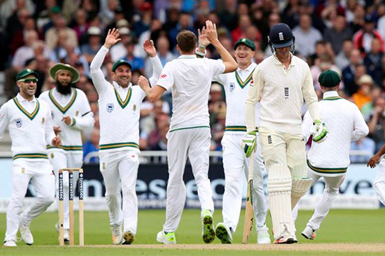 England 205 all out in 2nd Test, trail by 130 runs
