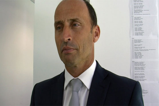 Hussain slams 'abysmal' England selection