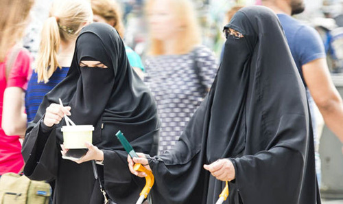 Judge in Germany bans Muslim woman from wearing headscarf in court