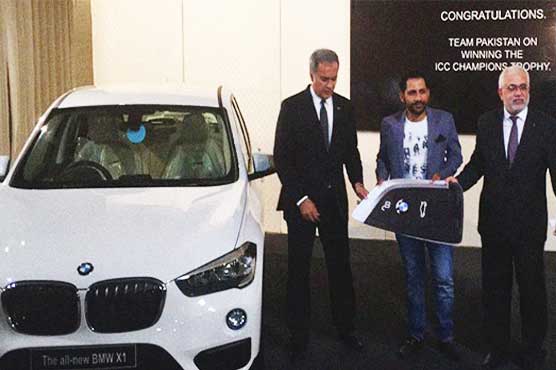 Sarfraz Ahmed gets luxury car as gift