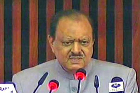 Mamnoon Hussain's speech marred by chants of 'Go-Nawaz-Go'