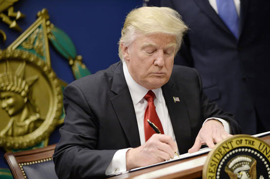 Trump asks Supreme Court to reinstate Muslim travel ban