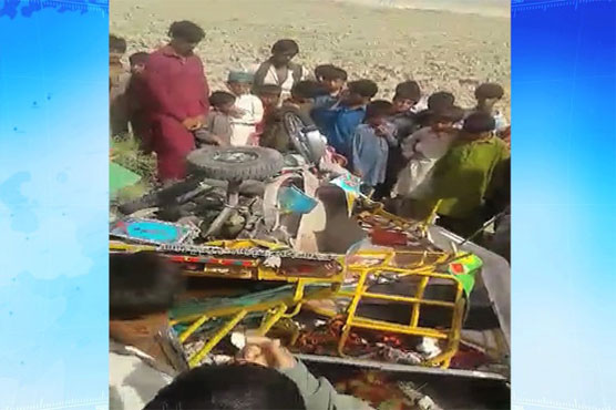 Thal: Woman killed as train hits rickshaw at railway crossing