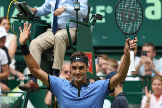 Tennis: Federer claims 1100th tour win in Halle