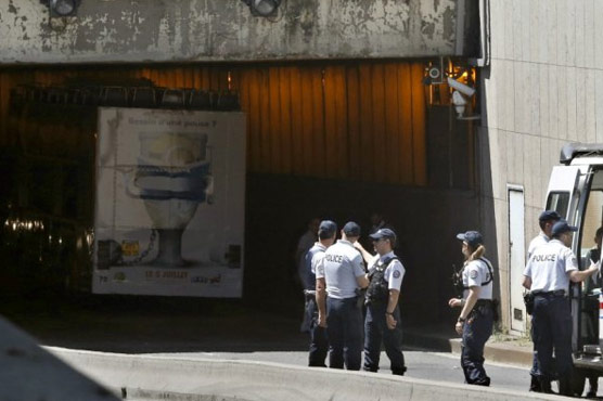 Tourist bus hits Paris bridge, at least four injured