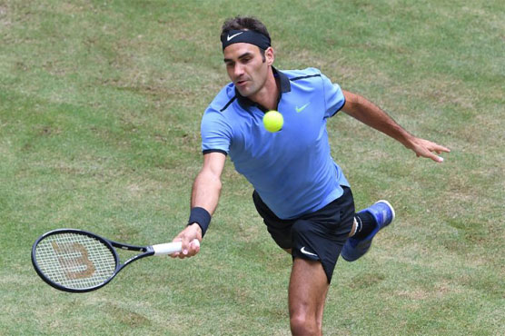 Tennis: Eight-time champion Federer eases into 13th Halle semi-final