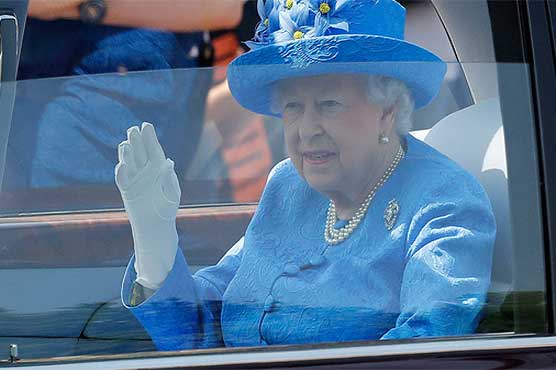 Britain Queen Elizabeth reported to police for not wearing seatbelt