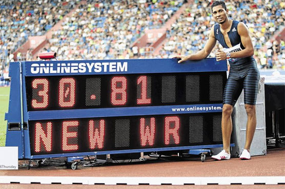 Athletics: Van Niekerk sets new world record for little-run 300m