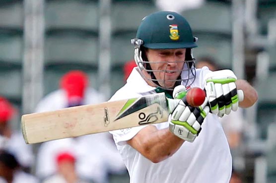 Barry Richards calls on De Villiers to quit captaincy