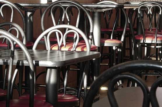 100 customers flee Spanish restaurant without paying