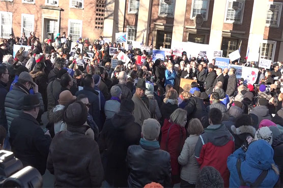 Diverse crowd protests against Trump's immigration policies in New York