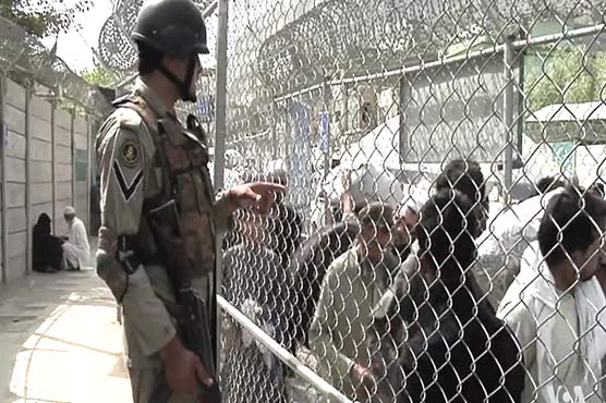 Pakistan reopens border with Afghanistan for two days