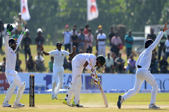  Late wickets give Sri Lanka edge over Bangladesh