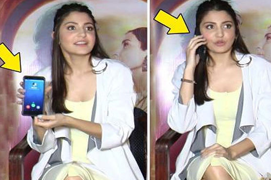 Anushka Sharma speaks to reporter's mom during media talk