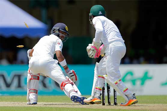 Sri Lanka top order stumbles in second Test