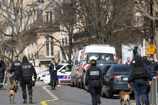 One hurt in letter bomb blast at IMF's Paris office