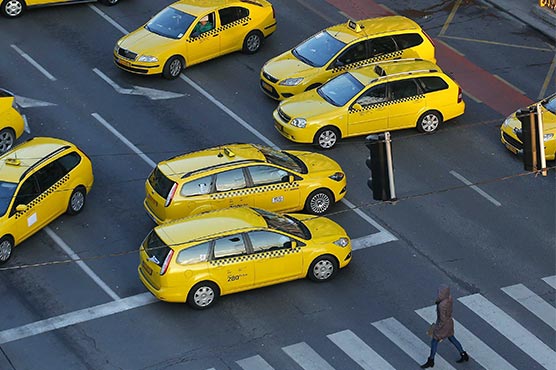 Why yellow taxicabs are safer?